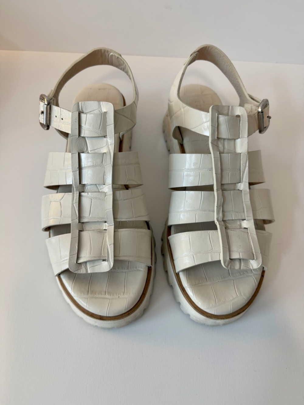 Freda Salvador Darya Lug Sole Fisherman Sandal in Bone Embossed Croc, Size 8 - Picture 2 of 10
